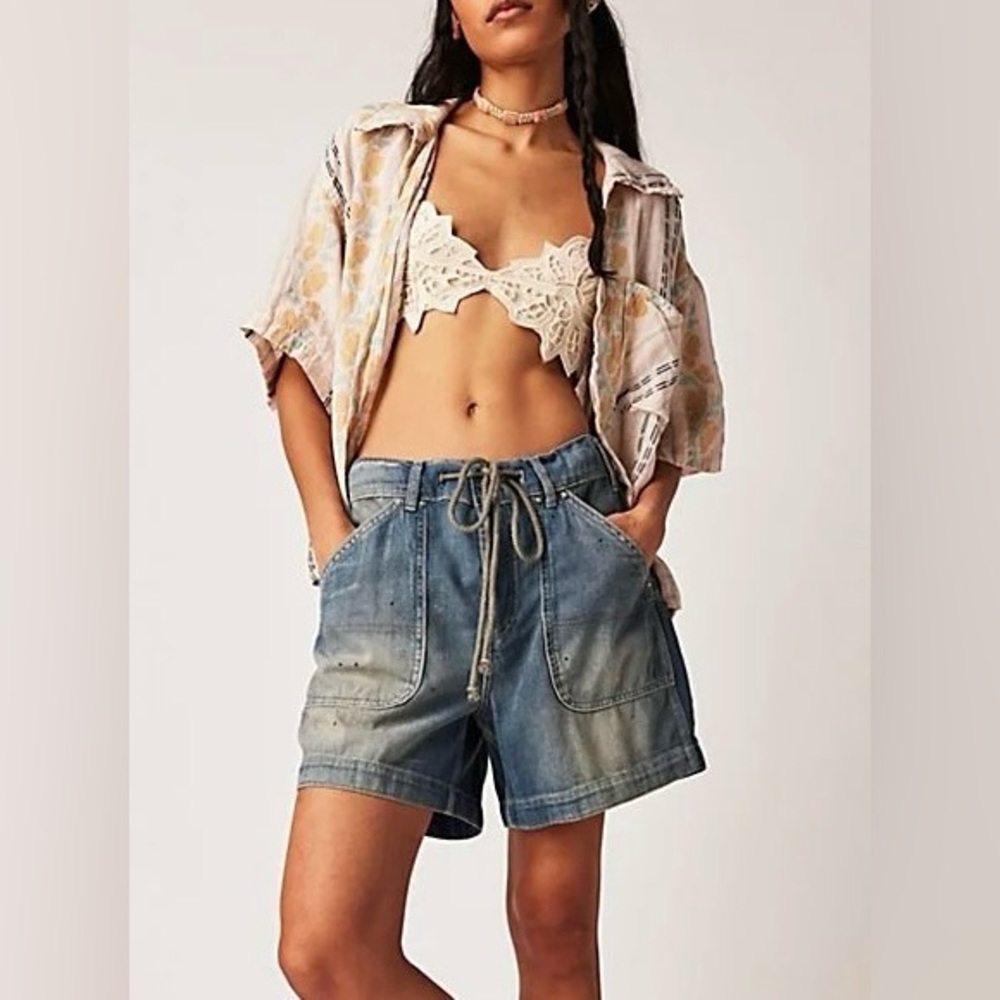 nwt FREE PEOPLE "We The Free" Second Chances Low Slung Pull-On DENIM Shorts L